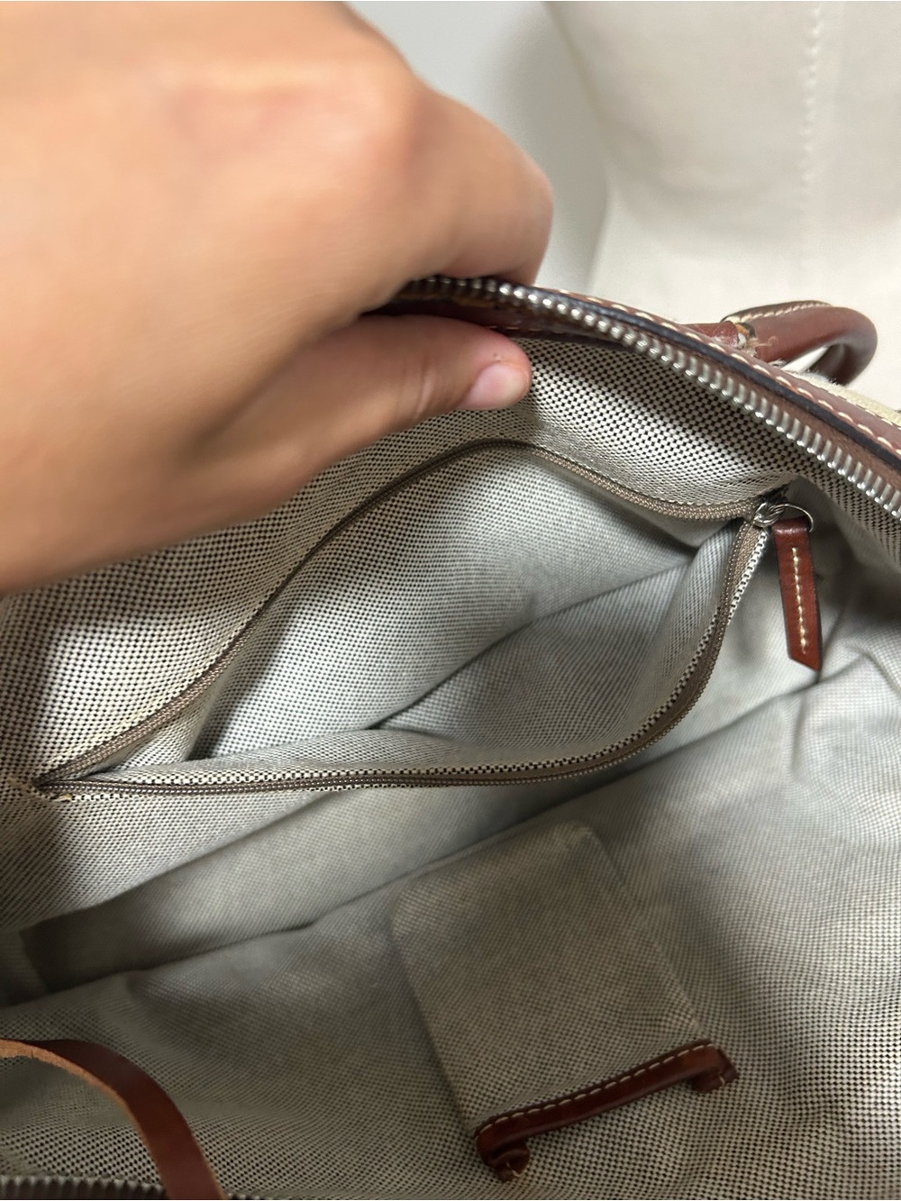 Vintage Dooney and Bourke Bag - Picture 9 of 10